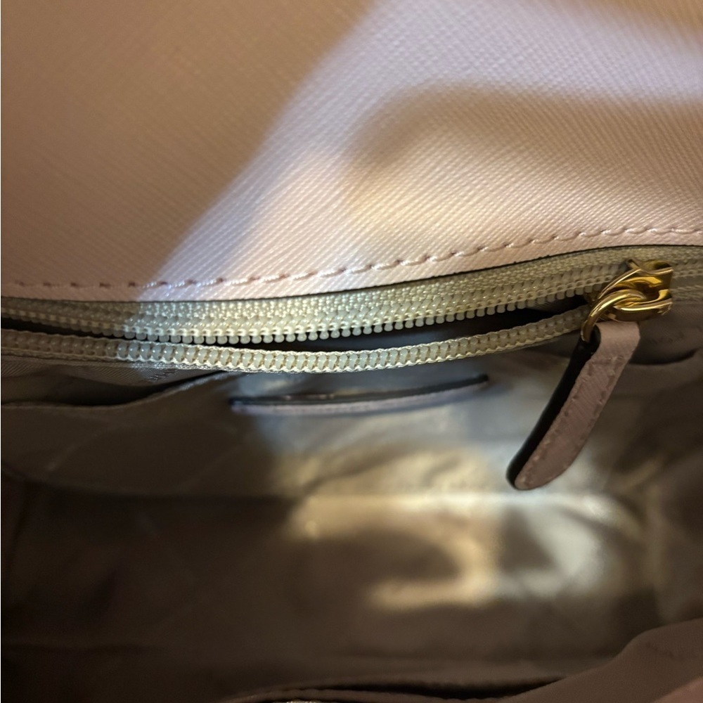 Michael Kors Like New Pink Dillon Studded Messenger Bag. - Picture 6 of 10